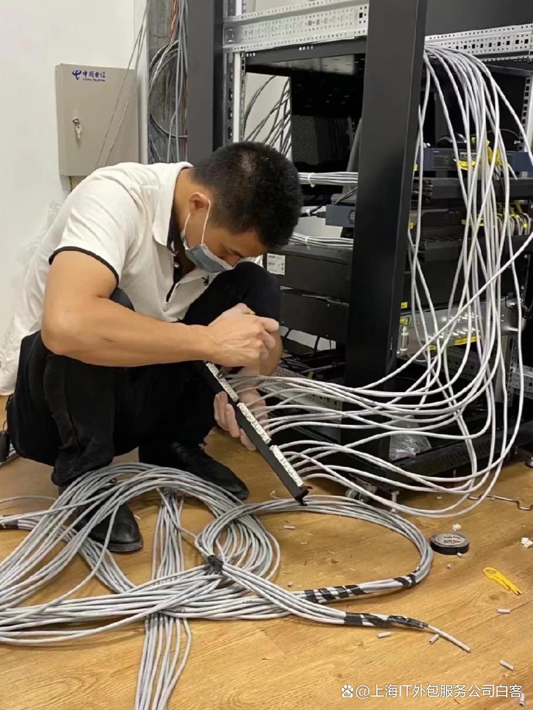 上门更换网线与全屋WiFi光纤布线 网络改造升级全攻略